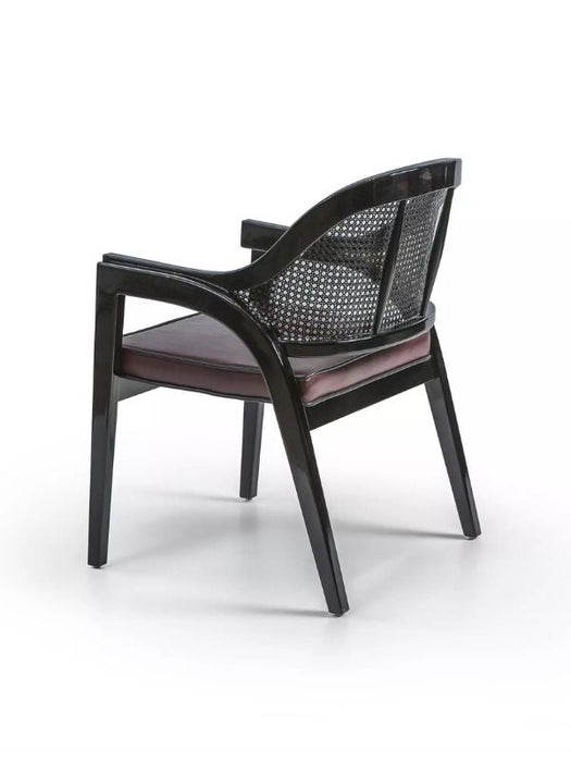 Eliza Hazeranlı Sandalye