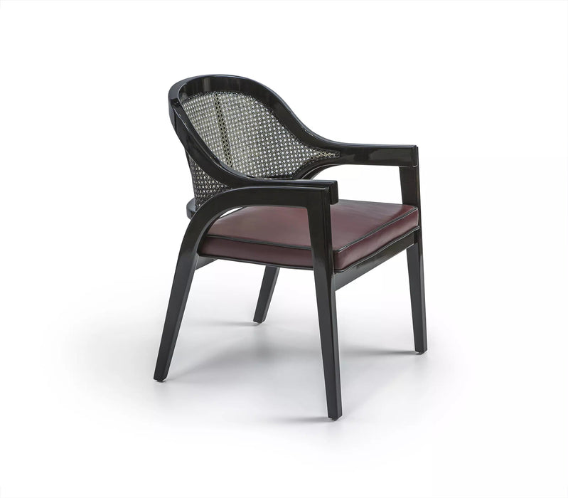 Eliza Hazeranlı Sandalye