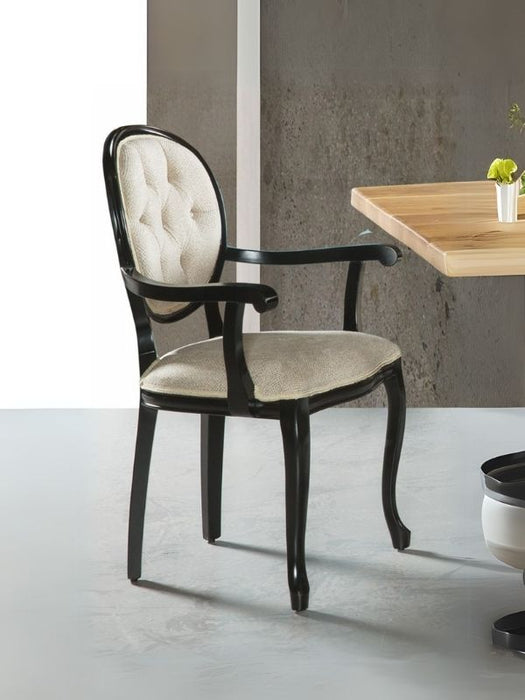 Madalyon Kolçaklı Kapitoneli Sandalye