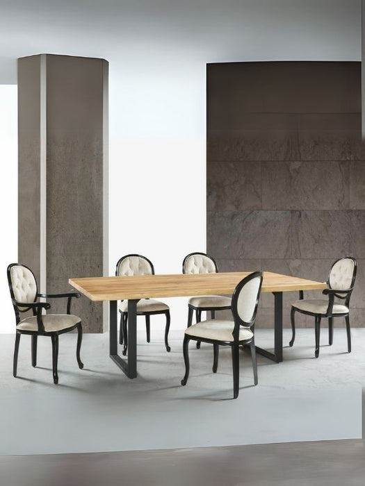 Madalyon Kolçaklı Kapitoneli Sandalye