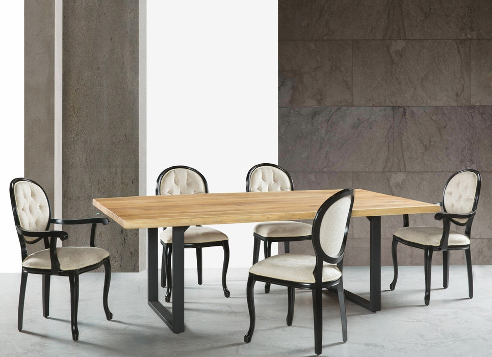 Madalyon Kolçaklı Kapitoneli Sandalye