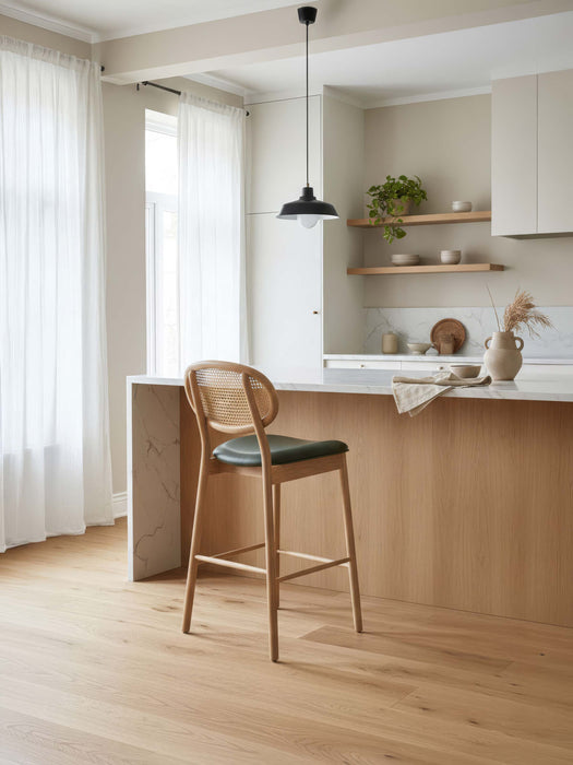 Oslo Hazeranlı Ahşap Bar Sandalyesi