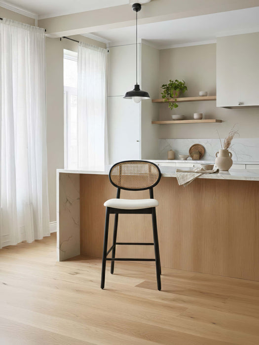 Oslo Hazeranlı Ahşap Bar Sandalyesi