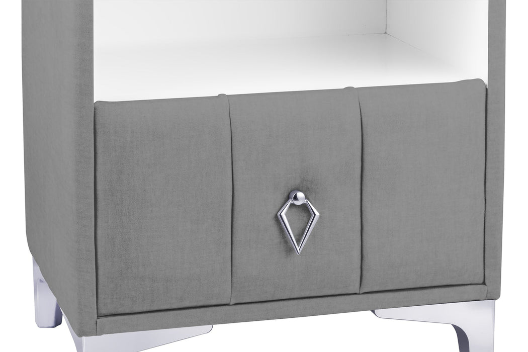 Singular Silver Komodin, Raflı