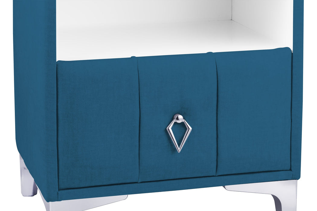 Singular Silver Komodin, Raflı