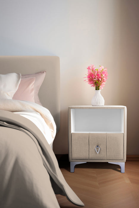 Singular Silver Komodin, Raflı