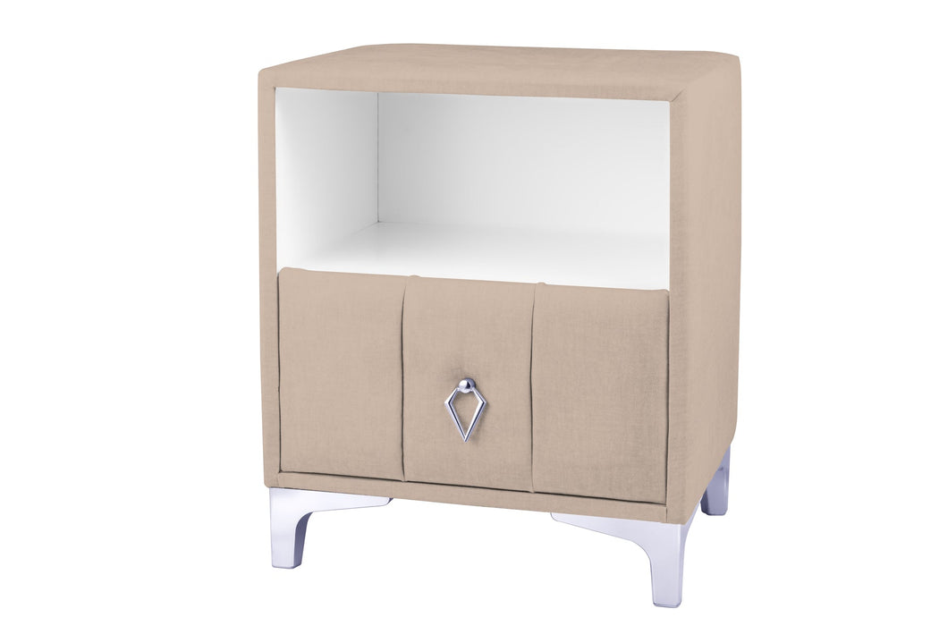 Singular Silver Komodin, Raflı