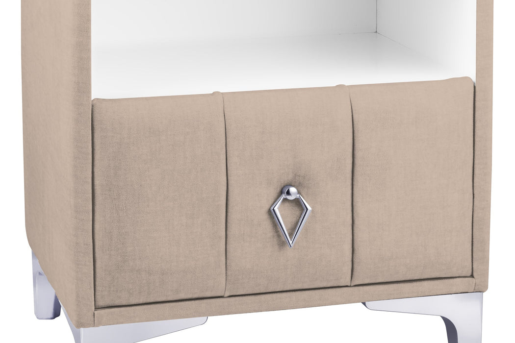 Singular Silver Komodin, Raflı