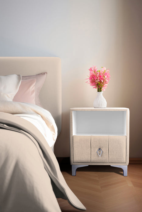 Singular Silver Komodin, Raflı