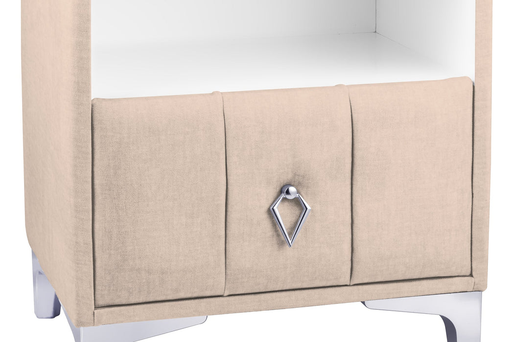 Singular Silver Komodin, Raflı